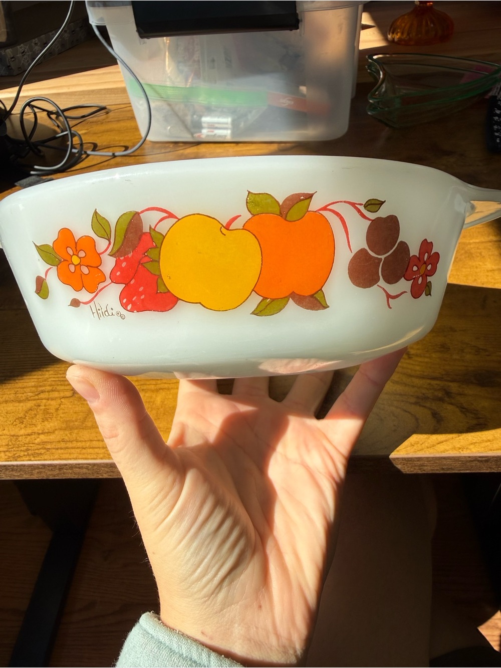 Vintage Anchor Hocking Fire-King Hildi fruit casserole dish / bowl